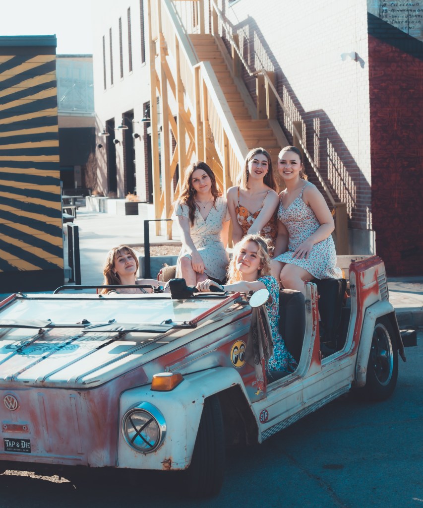 Example of halo effect backlighting during photography session with five senior girls